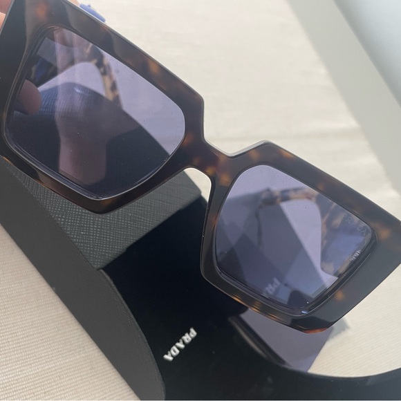 Prada PR 23YS Sunglasses - Picture 8 of 8
